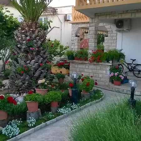 Big Terrace Апартаменты Вир